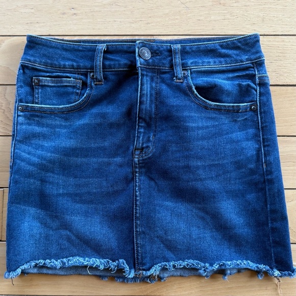 American Eagle Outfitters Denim Distressed Mini Skirt Women Size 8 Stretch - Picture 1 of 6